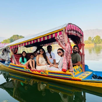 Paradise Kashmir Family Tour Package